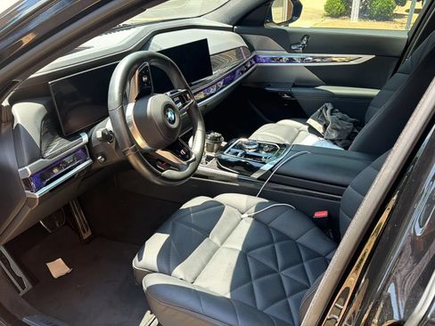 Used 2023 BMW 740i RWD image 6
