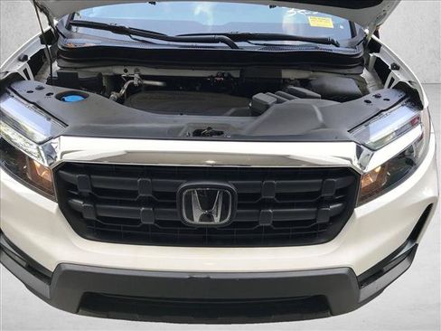 Used 2025 Honda Ridgeline RTL image 17