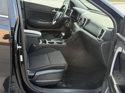 Used 2018 Kia Sportage LX AWD/4WD image 11