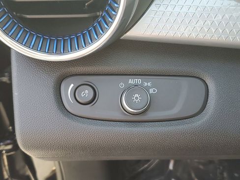 New 2026 Chevrolet Trax LT image 22