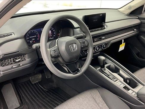 Certified 2025 Honda Accord SE image 17