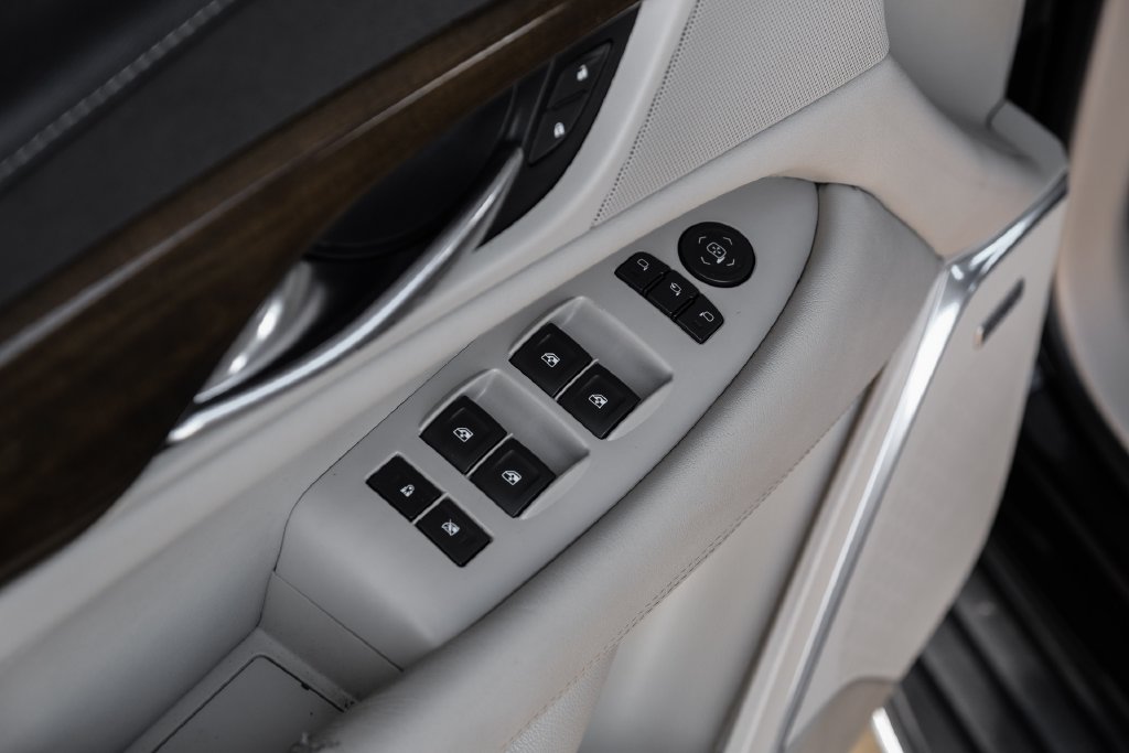 Used 2019 Cadillac Escalade ESV Luxury AWD/4WD image 52