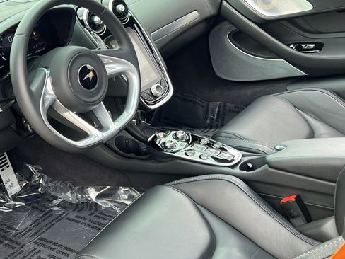 Used 2022 McLaren GT Base image 39