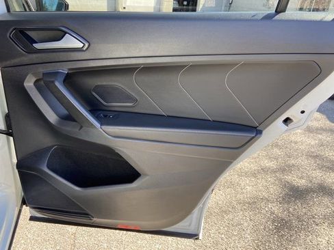 Certified 2022 Volkswagen Tiguan SE R-Line image 30