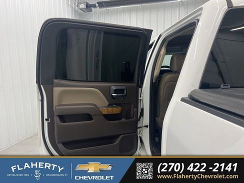 Used 2015 GMC Sierra 2500 SLT w/ Suspension Package, Off-Road image 10