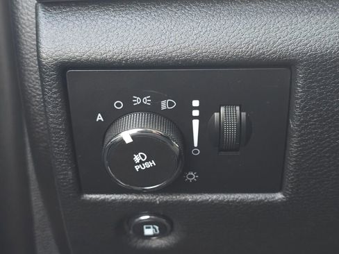 Used 2015 Jeep Grand Cherokee Laredo w/ Security & Convenience Group image 18