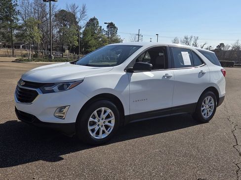 Used 2019 Chevrolet Equinox LS image 7