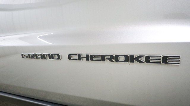Used 2020 Jeep Grand Cherokee Limited AWD/4WD image 23
