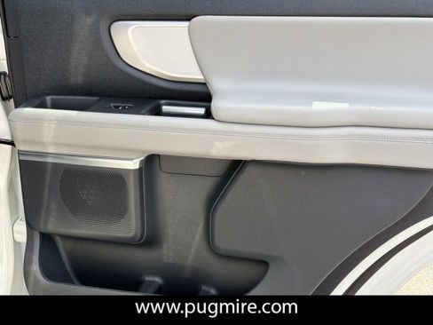 New 2026 Ford Expedition Active RWD image 16