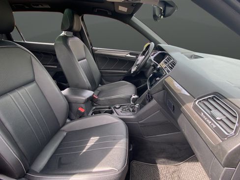 Used 2022 Volkswagen Tiguan SE R-Line AWD/4WD image 25