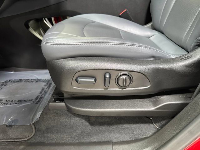 Used 2024 Buick Enclave Essence FWD image 6