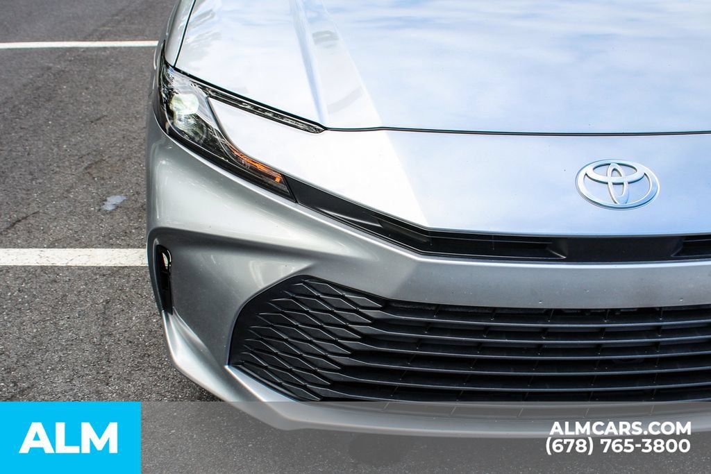 Used 2025 Toyota Camry LE FWD image 11