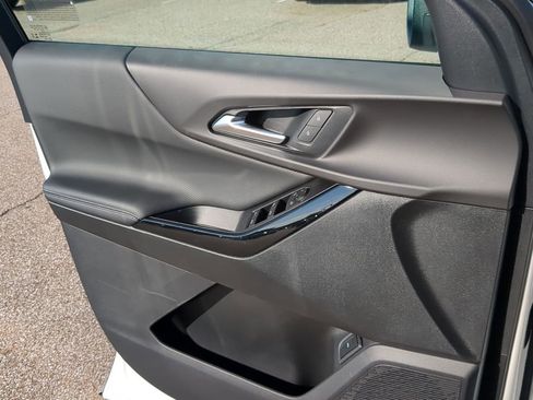 New 2026 Chevrolet Equinox LT w/ Convenience Package II image 22