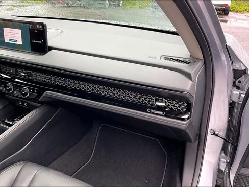 Used 2025 Honda Accord Touring image 17