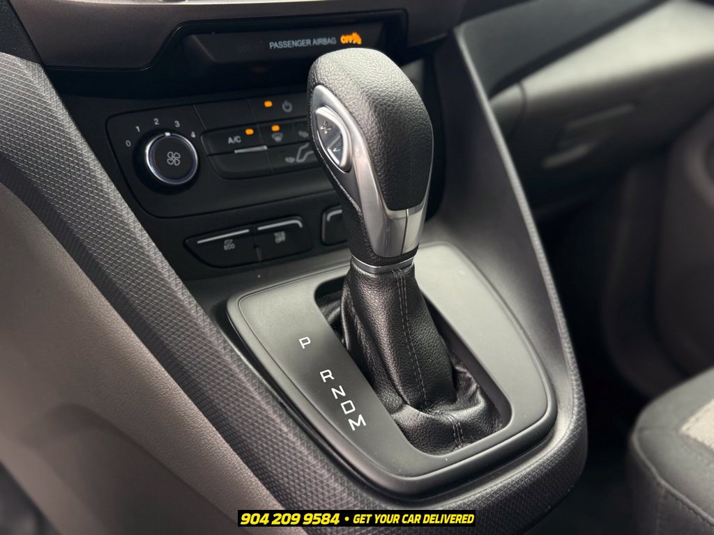 Used 2022 Ford Transit Connect XL FWD image 18