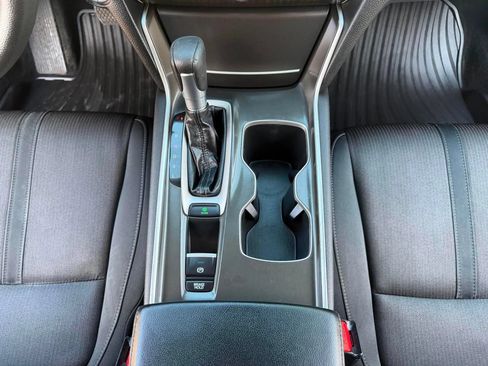 Used 2018 Honda Accord EX image 20