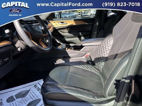 Used 2023 Jeep Grand Cherokee Summit AWD/4WD image 19
