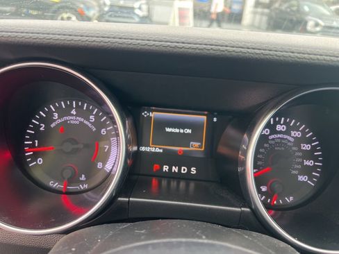 Used 2019 Ford Mustang Coupe image 6