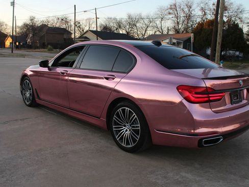 Used 2018 BMW 750i image 14