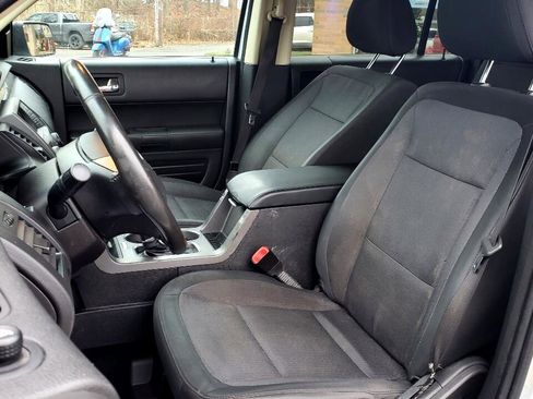 Used 2019 Ford Flex SE image 17