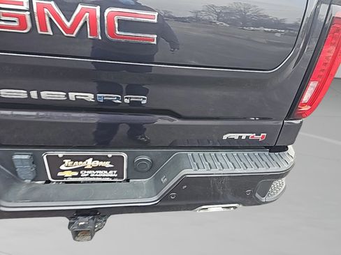 Used 2022 GMC Sierra 1500 AT4 w/ AT4 Premium Package image 10