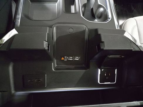 New 2026 GMC Sierra 1500 SLT w/ SLT Convenience Package image 22