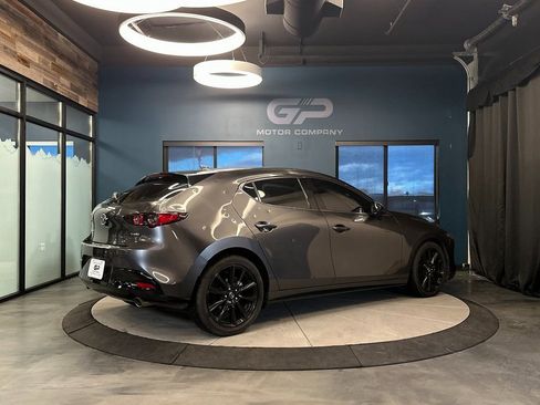 Used 2019 MAZDA MAZDA3 Premium image 3