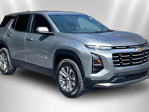 Used 2025 Chevrolet Equinox LT image 1