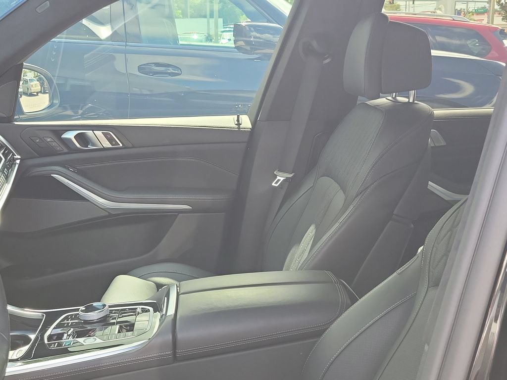 Used 2024 BMW X7 xDrive40i w/ Executive Package AWD/4WD image 19
