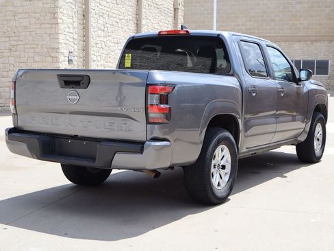 Used 2024 Nissan Frontier SV AWD/4WD image 3