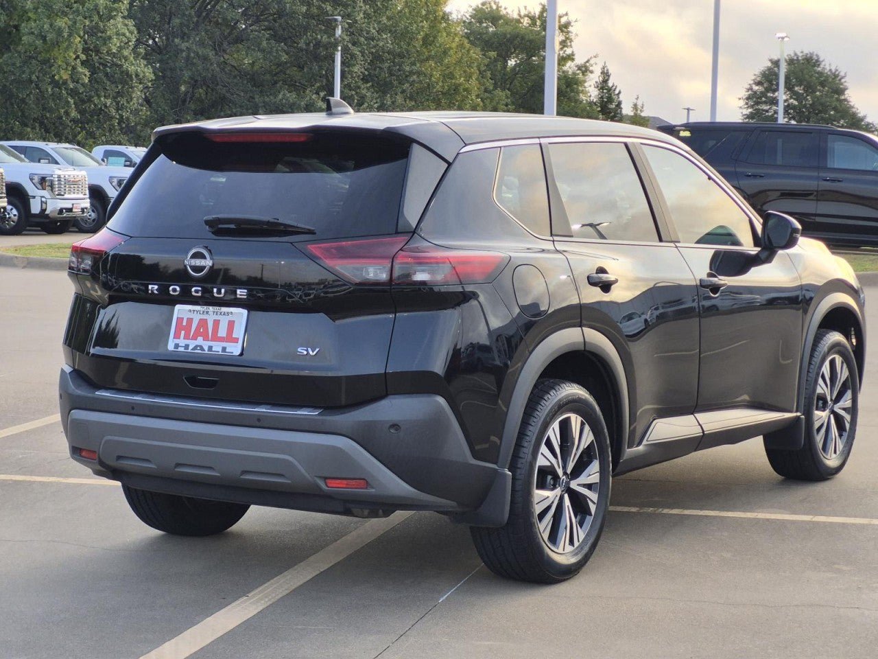 Used 2023 Nissan Rogue SV FWD image 6