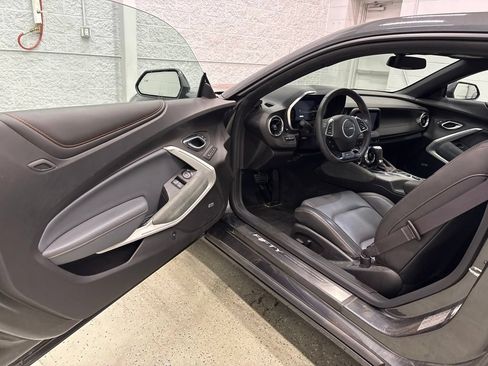 Used 2017 Chevrolet Camaro LT RWD image 15