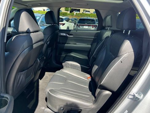 Used 2023 Hyundai Palisade Limited FWD image 15