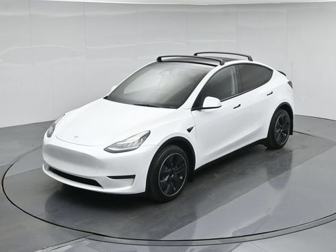 Used 2023 Tesla Model Y Long Range AWD/4WD image 33