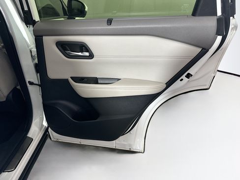 Used 2023 Nissan Rogue SL w/ SL Premium Package FWD image 32