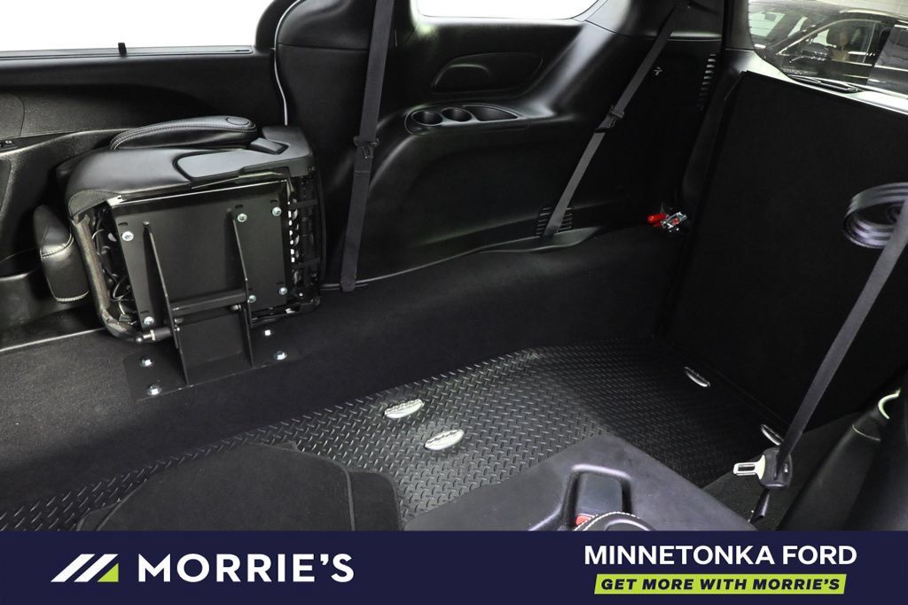Used 2026 Chrysler Pacifica Select FWD image 24