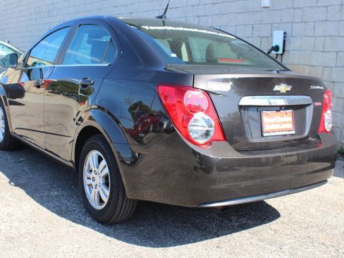 Used 2013 Chevrolet Sonic LT image 2