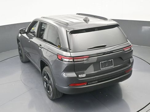 Used 2023 Jeep Grand Cherokee Altitude image 54