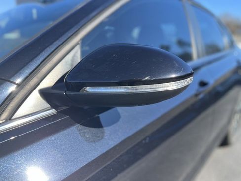 Used 2019 Volkswagen Jetta SEL Premium image 4