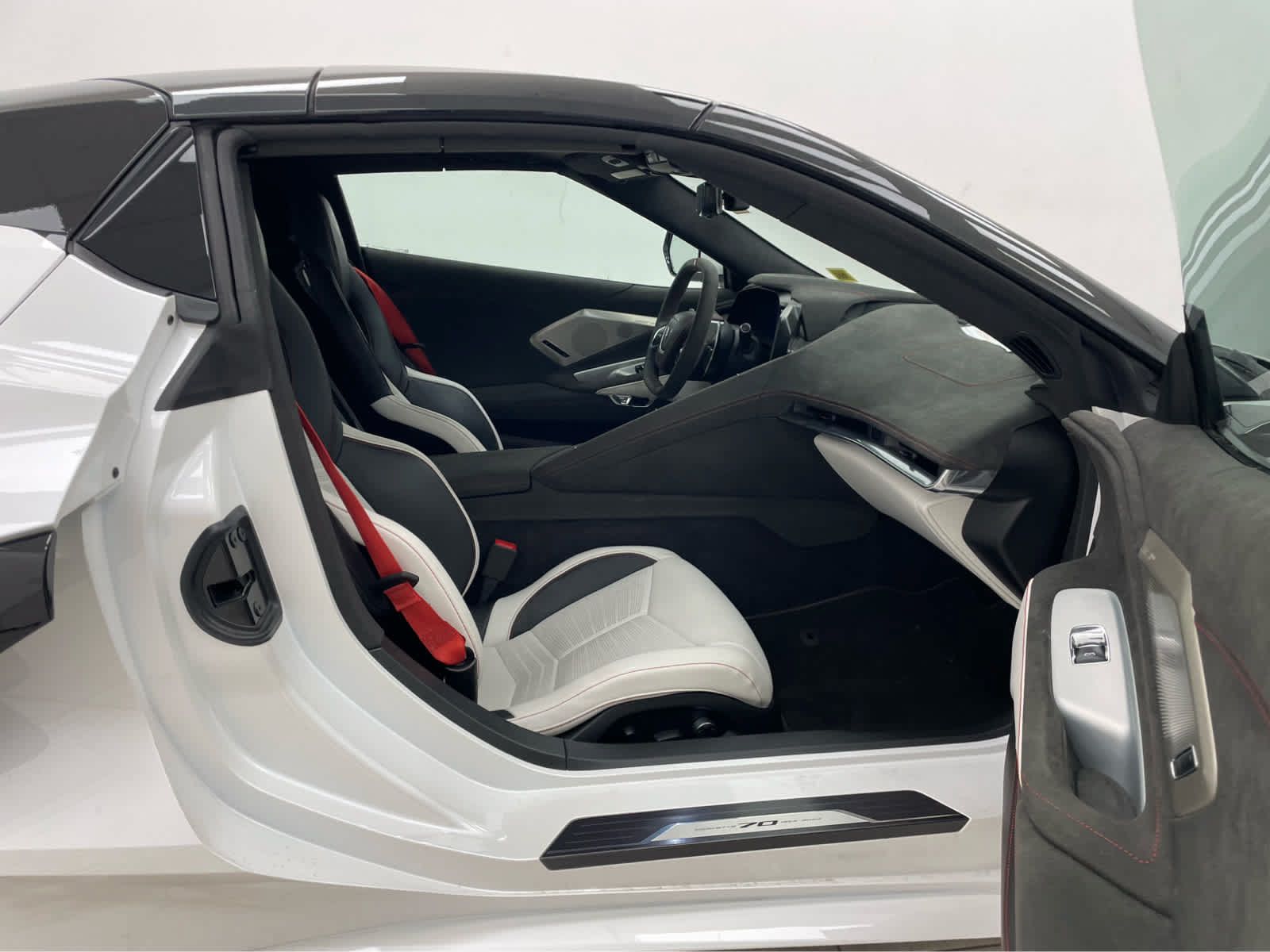Certified 2023 Chevrolet Corvette Stingray Premium Conv w/ Z51 Performance Package RWD image 15