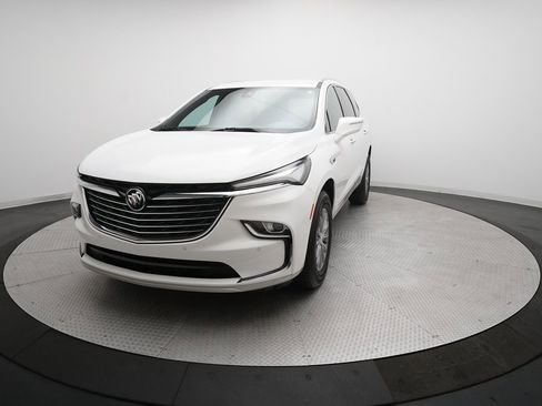 Used 2023 Buick Enclave Essence image 33