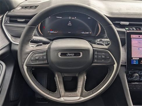 New 2024 Jeep Grand Cherokee L Limited image 17