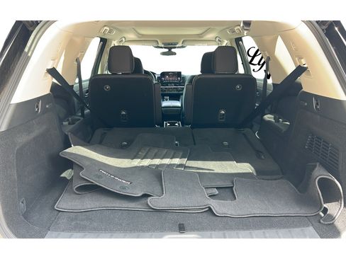 Used 2025 Nissan Pathfinder SV w/ SV Premium Package FWD image 10
