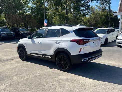 Used 2022 Kia Seltos Nightfall Edition image 10