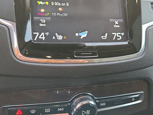 Used 2019 Volvo XC90 T5 Momentum image 17