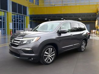 Used 2017 Honda Pilot Touring video 1
