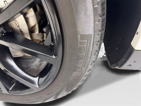 Used 2020 Porsche Cayenne w/ Premium Package image 86