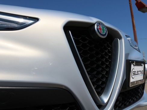 Used 2020 Alfa Romeo Stelvio Ti w/ Active Blind Spot Package image 5