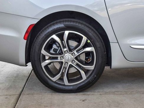 New 2026 Chrysler Pacifica Pinnacle w/ Trailer Tow Group image 11