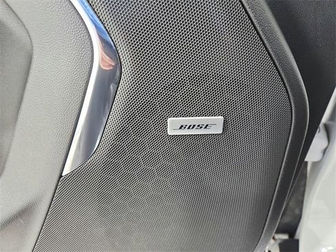 Used 2022 GMC Yukon XL SLT image 32